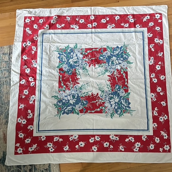 Vintage Table Linen - Picture 2 of 4